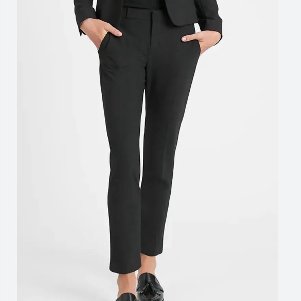 Banana Republic Avery Straight Ankle Leg Pant // Size 0 // Black